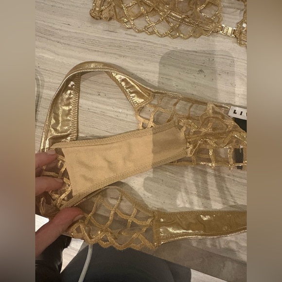 Livy gold lingerie set - Picture 9 of 13